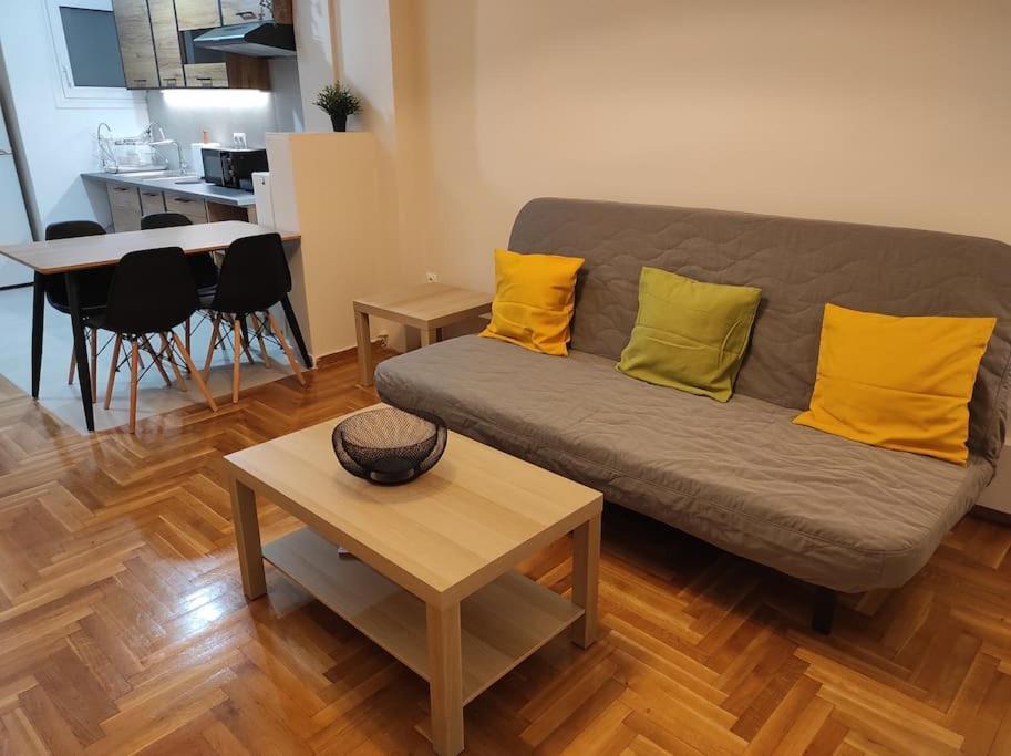 Alexandra 'S Home เอเธนส์ ภายนอก รูปภาพ